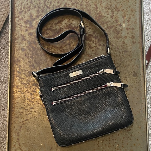 Cole Haan Black Pebbled Leather Crossbody Bag. Adjust Strap, Zip Expand Body - Picture 1 of 15